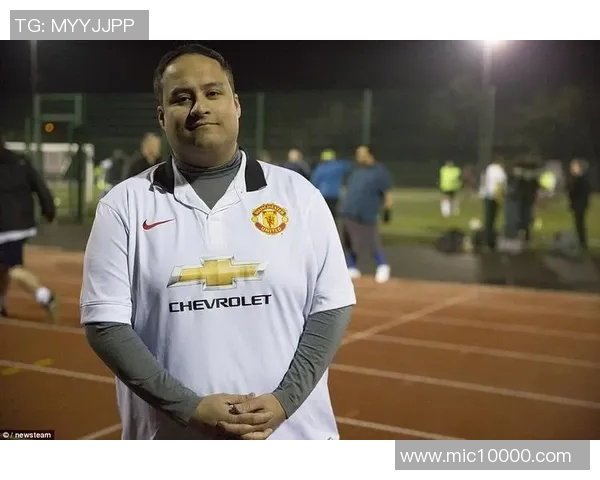 以踢足球胖的球星为主题的图片展示与背后故事解析