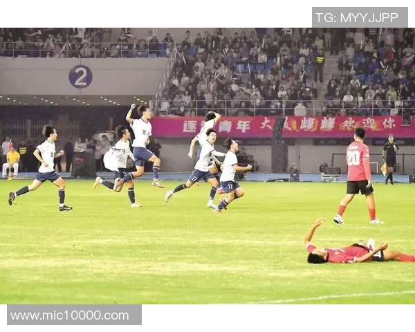 绿茵荣耀瞬间见证足球巨星闪耀登场燃动全场激情