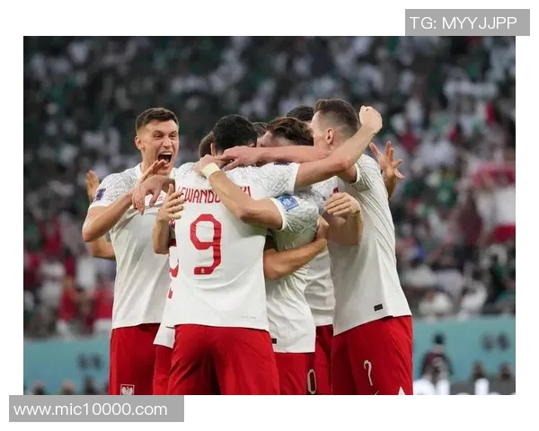 与足球巨星并肩合影体验 成就梦想瞬间见证荣耀时刻